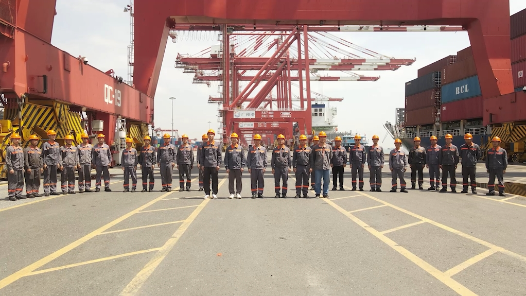 身边榜样丨赵伟龙：以扎实技能铸就港口高效运维班组