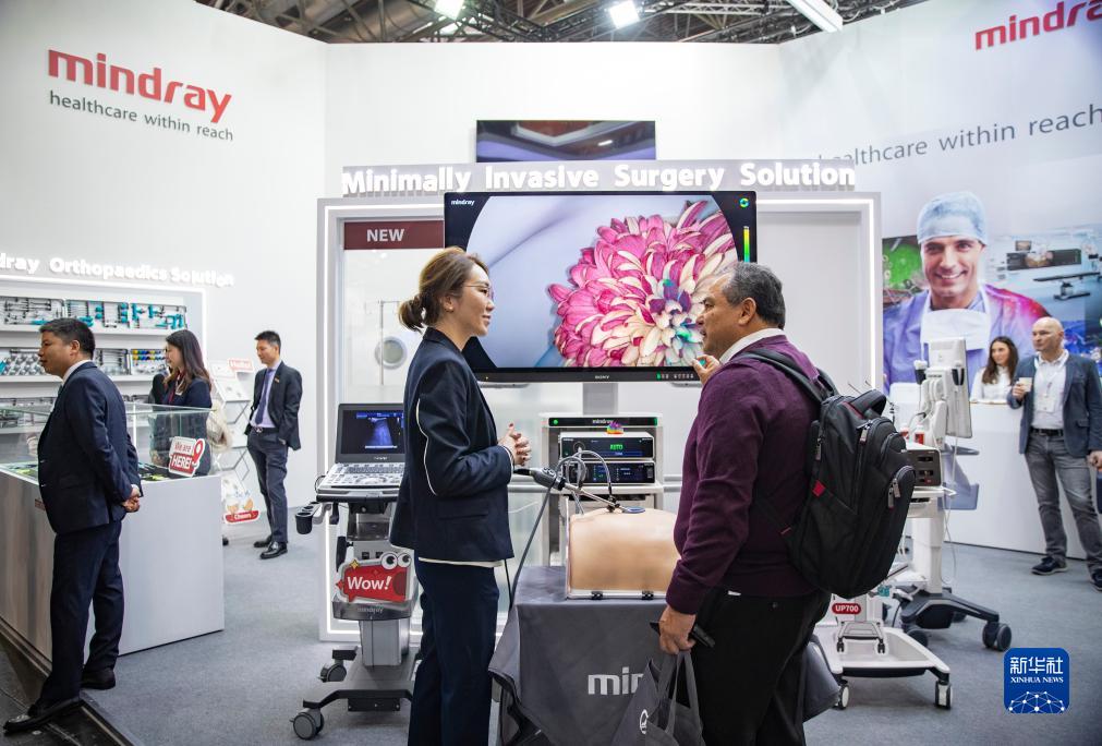 中国企业亮相全球最大医疗器械设备展