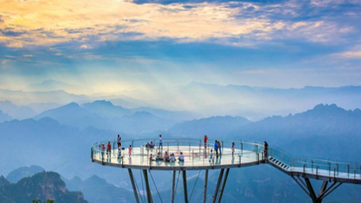 《狼牙山玻璃栈道》