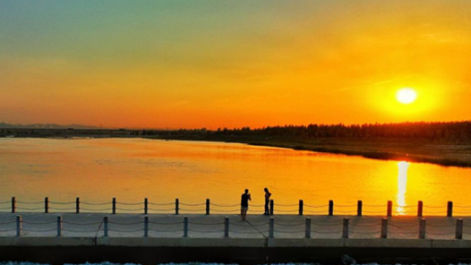 《滹沱河暮色》