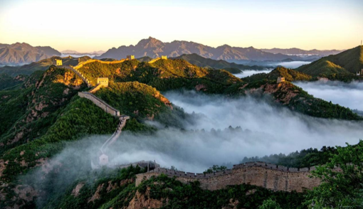 《万里长城，金山独秀》