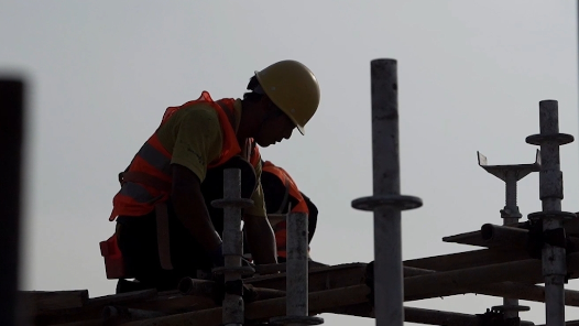 《砥砺深耕 勇毅前行》