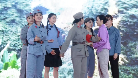 《巾帼英雄赵一曼》