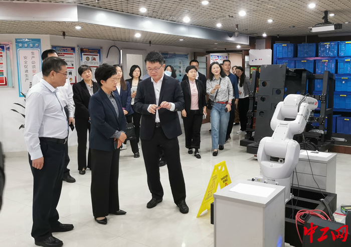 河南省洛阳市人大常委会党组副书记、副主任、市总工会主席安颖芳一行赴广东省考察交流。（洛阳市总工会 供图）