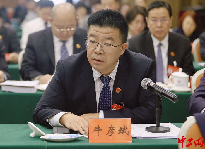 河南省工会十六大代表，开封市总工会党组书记、常务副主席牛彦斌。（受访者供图）