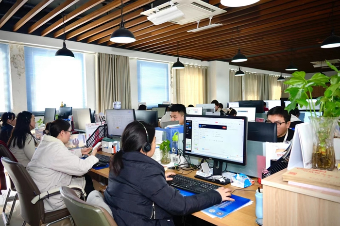 17018838478701070_1280x853