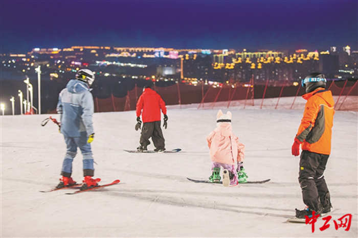 2324934_tpzz_1702219885658_b