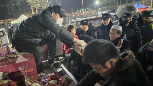 积石山6.2级地震｜特写：灾后安置第一夜