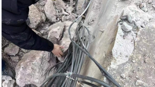 青海联通全力以赴做好地震抢险保通工作