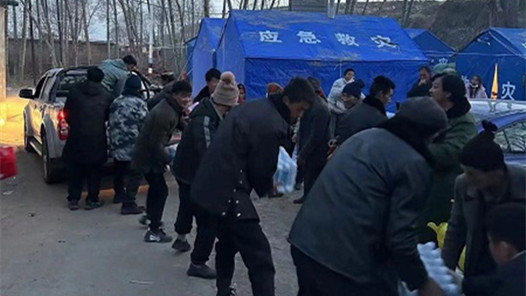 中国职工发展基金会抗震救灾第二批物资运抵发放