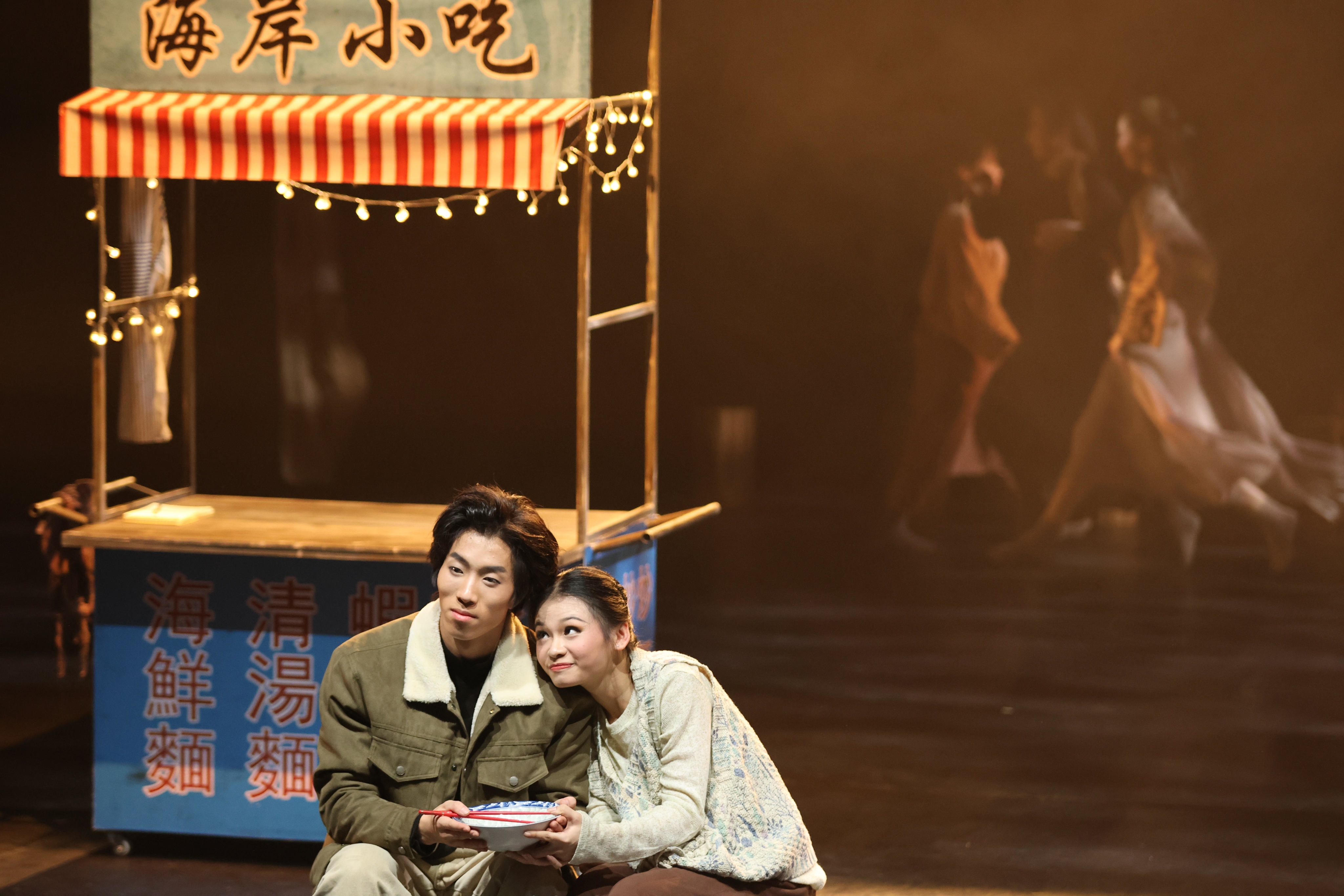 以“文化寻根”为主题 剧目《一双筷子》在京首演 - 文娱 - 中工网