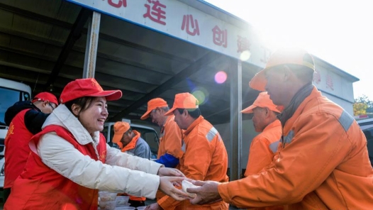 运城市总工会开展“送温暖送关怀”活动