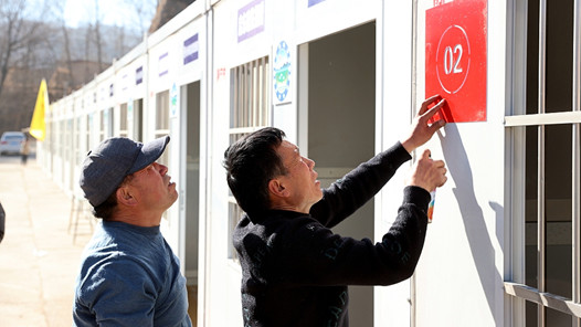 青海海东：用“心”点亮灾区 用爱温暖人心