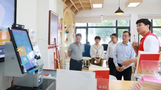 海南省总工会到三亚开展2024年春节送温暖暨调研活动