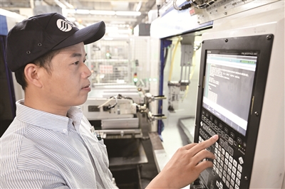 现场调试自动化运转的设备