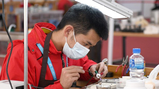 徐州产业工人立足岗位攻坚克难，不断释放创新创造活力