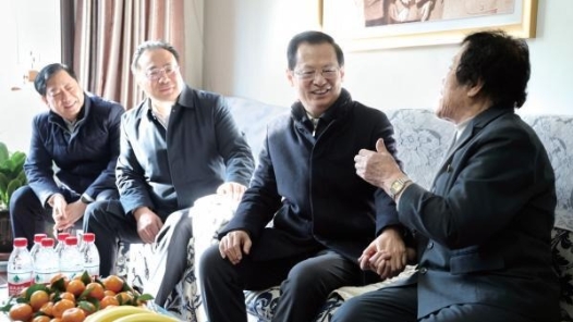 辽宁省总工会赴沈阳市开展2024年春节送温暖活动