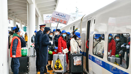 合肥肥西县总工会：服务农民工“两节”送温暖