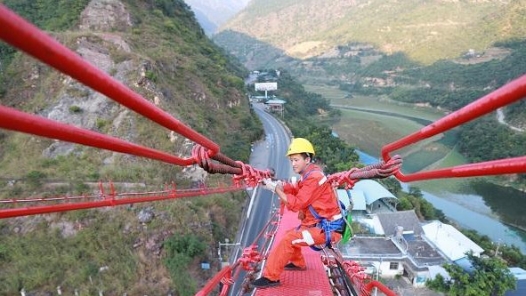 “最美职工”阮明陶：澜沧江上的守桥人