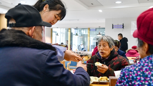济南：老年助餐服务暖民心