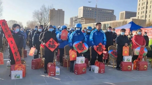 甘肃张掖市总工会开展“温暖服务季”暨“两节”送温暖慰问活动