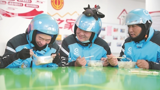 天津市各级工会组织广泛开展送温暖慰问活动