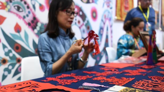 锦绣中国年｜文化大集赏非遗 传统节日新创意