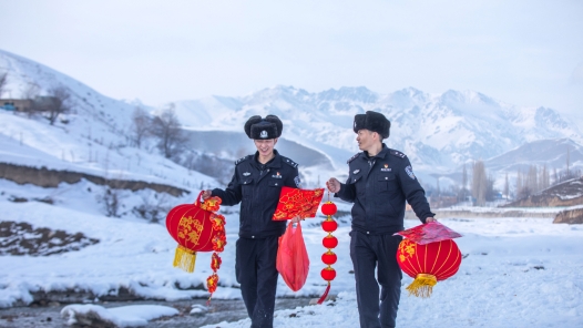 锦绣中国年｜新疆：守护大家和小家