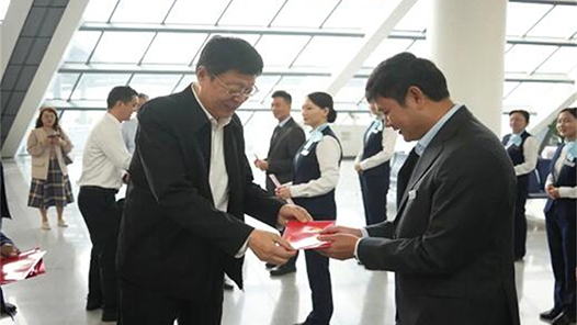 海南省总工会开展“春节送温暖”慰问活动