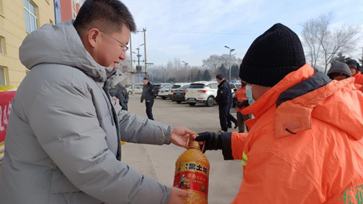 甘肃省经贸工会开展2024年元旦春节期间送温暖慰问活动