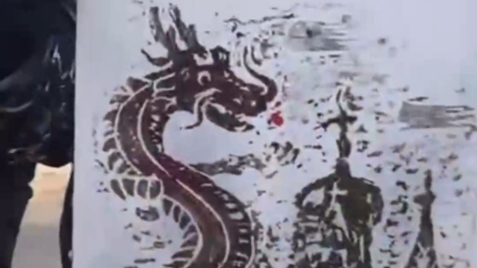 在冰天雪地里刻画龙的传奇｜我的拜年方式有点酷