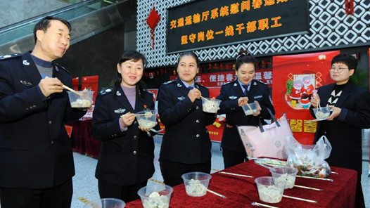 新疆维吾尔自治区交通运输工会开展新春送温暖活动