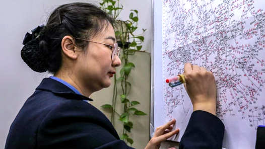 新春走基层丨行走的铁路“活地图”