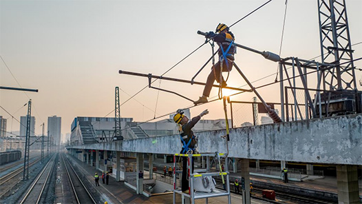 锦绣中国年｜坚守岗位 奋战一线