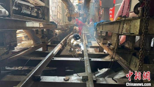 新春走基层｜“元宵再和父母聚！”浙江宁波地铁工人春节“不打烊”