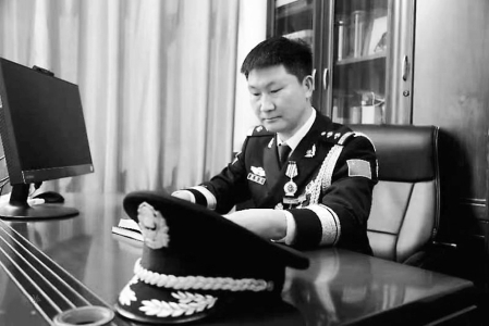 忻州市静乐县公安局刑侦大队大队长、2023山西公安“最美基层民警” 商献文：是刑侦尖兵，也是公益志愿者