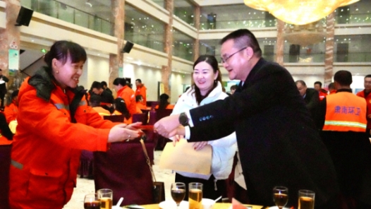 节后开工暖心事！甘肃省张掖市肃南县为环卫工人集中“送温暖”