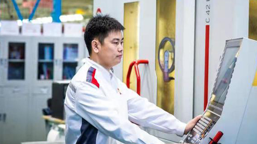 筑梦现代化 共绘新图景·代表委员履职故事｜建设创新人才培养体系铸就大国工匠