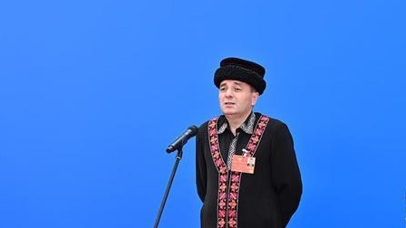 玉克赛克·西加艾提委员：坚守为民服务初心