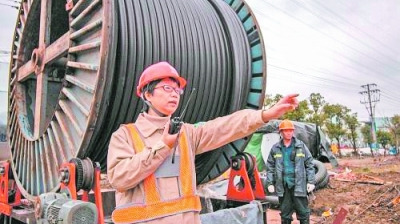 全国人大代表何光华：“守电人”助力美丽乡村电力升级