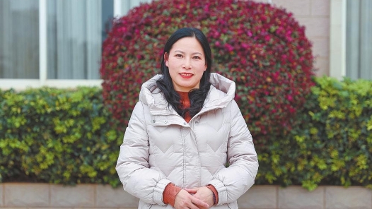 龚健梅委员——立足本职 关爱留守儿童