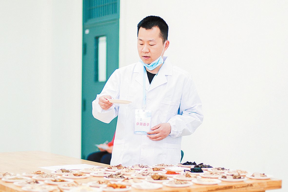 宣传热潮;组织召开系统工会学习座谈交流会,合工大张卫新教授作为大