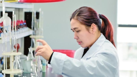 全国人大代表黄春球——为云南生物医药产业高质量发展贡献力量