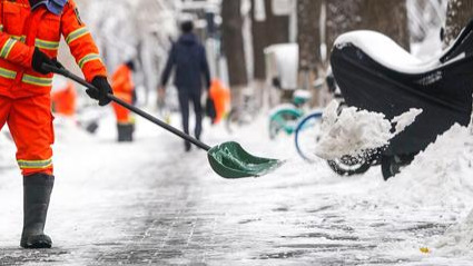 筑梦现代化 共绘新图景·代表委员履职故事｜让城市美容师获得更多的“恒温”关爱