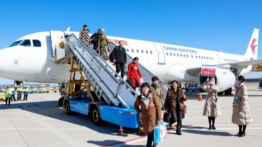 昂首阔步 走向春天——在甘全国人大代表抵京