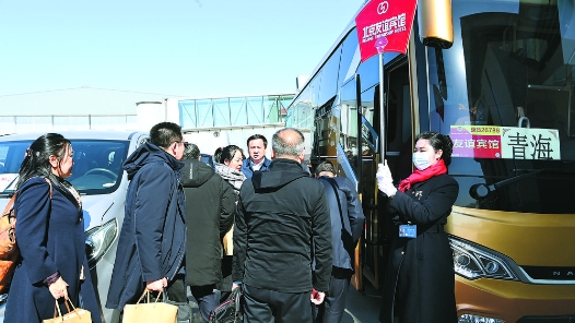 住青全国政协委员精心准备提案和大会发言