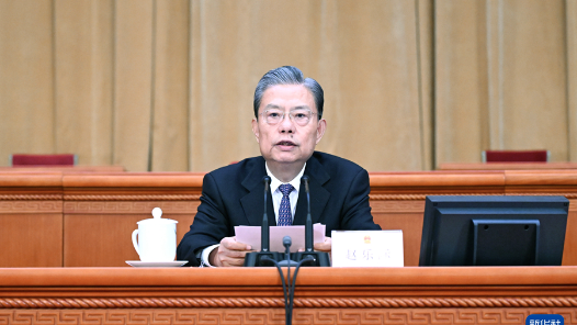 十四届全国人大二次会议举行预备会议 选举产生大会主席团和秘书长 表决通过大会议程