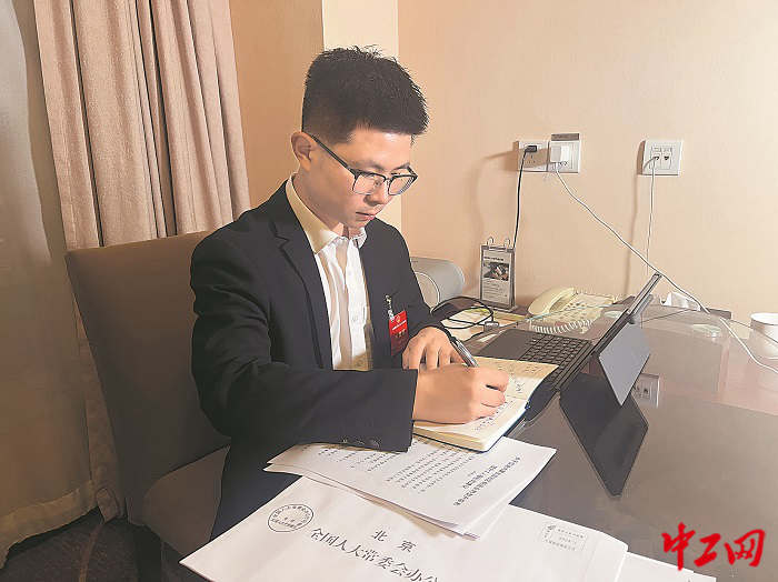 2424176_tpzz_1709573458343_b 2424176_tpzz_1709573458343_b