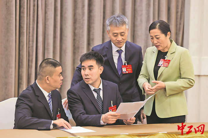 2425246_tpzz_1709653764769_b 2425246_tpzz_1709653764769_b