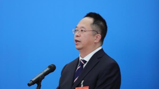 给“狂飙”的AI系上“安全带”